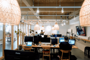 仕事と学びを両立。デジタルハリウッドのコワーキングスペース