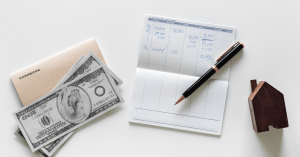 三菱UFJ銀行、紙の通帳廃止へ スマホなどで確認可能なデジタル通帳に