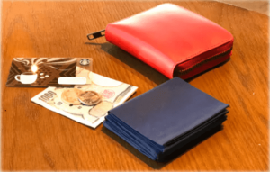 買い物はこれ一つで。エコバッグがセットになったミニ財布